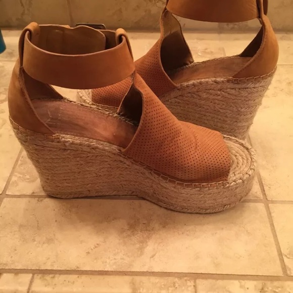 Marc Fisher Annie Perforated Wedge Sz 8.5 - Picture 4 of 8